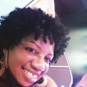 Meet your Posher, Pamela